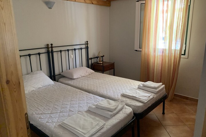 Room 4 of 19