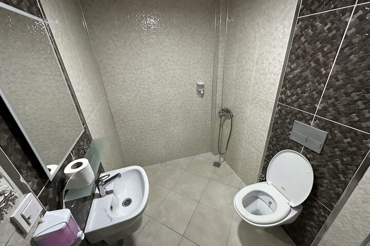 Room 16 of 22