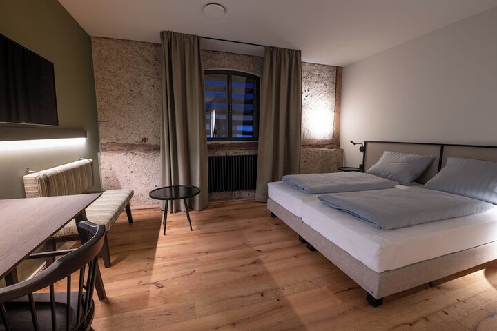 Room 34 of 53