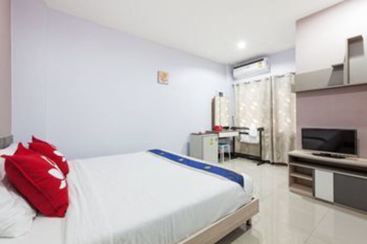 Room 9 of 22