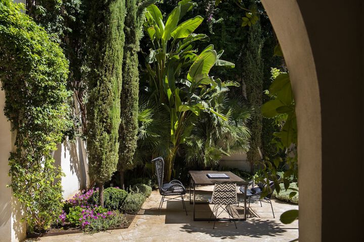 Hotel Exterior 67 of 77