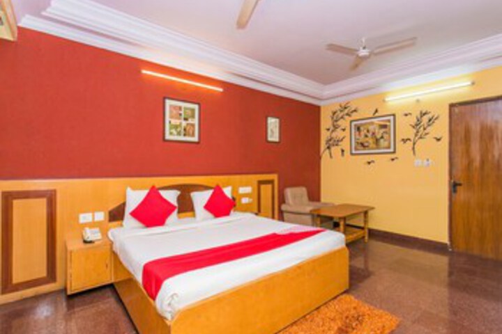 Room 16 of 32