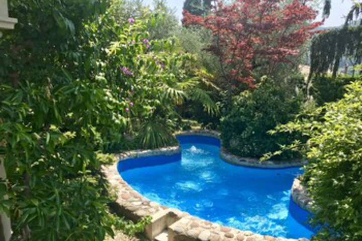 Pool 32 of 46
