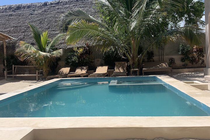 Pool 15 of 30
