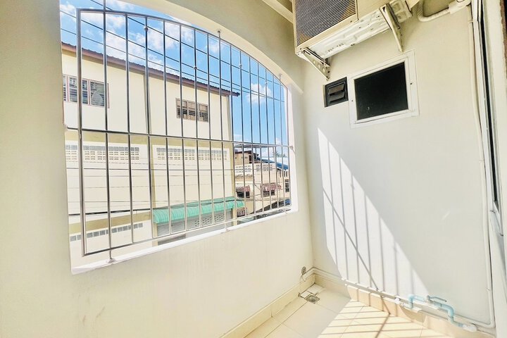 Room 5 of 29