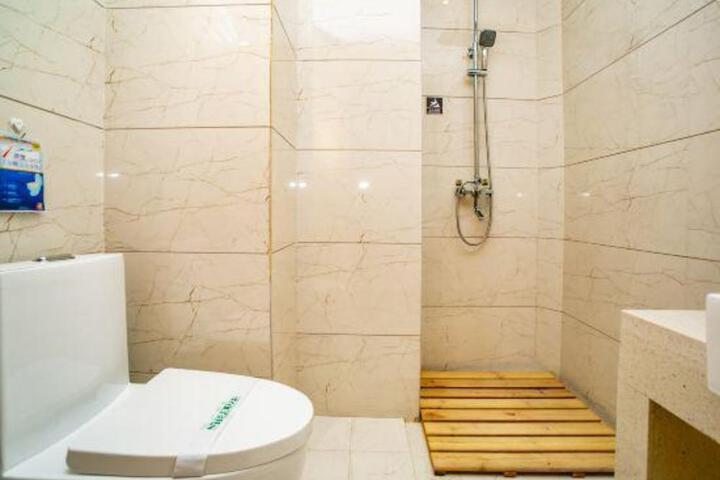 Feitian Holiday Hotel