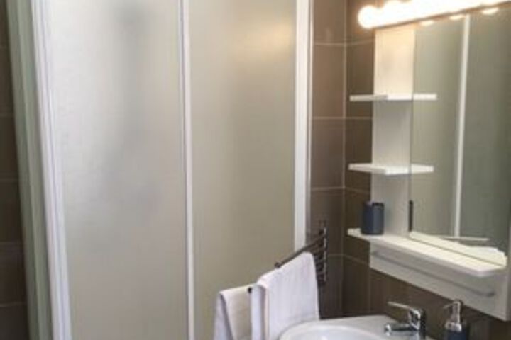Room 2 of 11