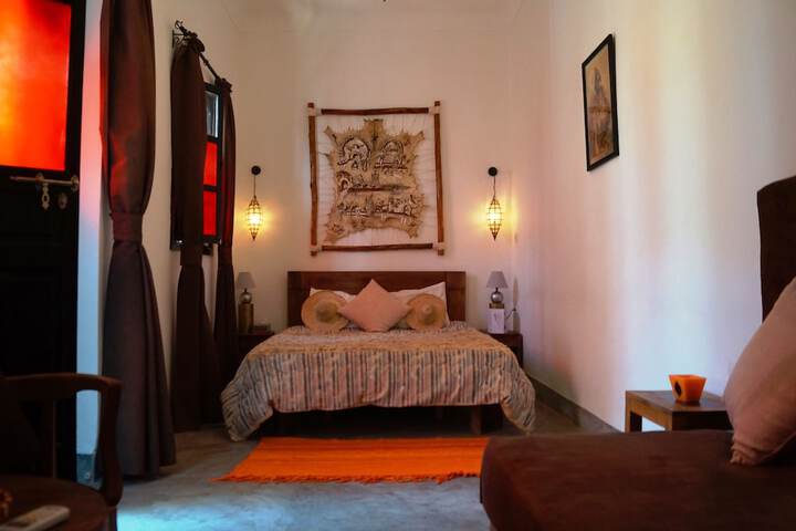 Room 4 of 83