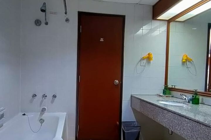 Room 467 of 650