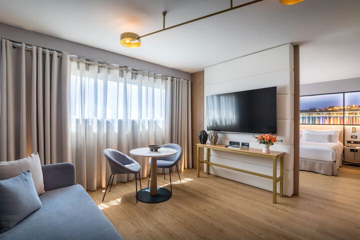 Room 21 of 113