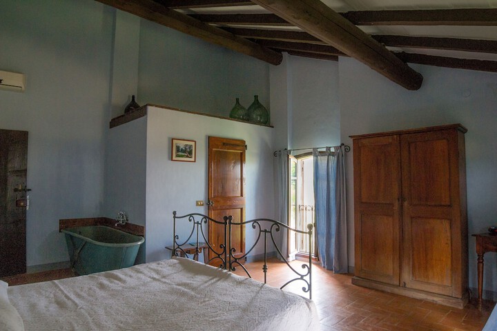 Room 25 of 46