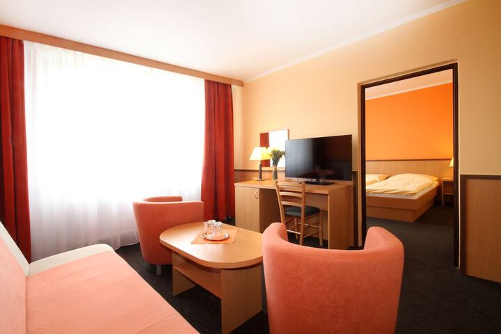 Room 6 of 52