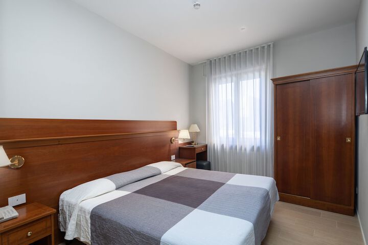 Room 16 of 51