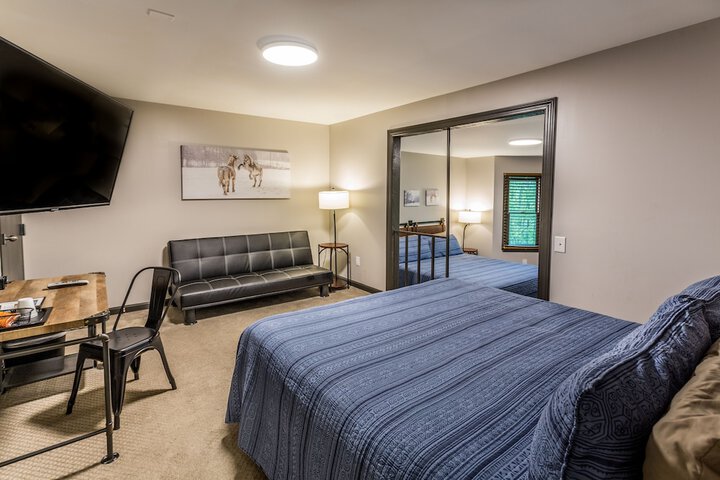 Quadruple King Size Bed (30 of 55)
