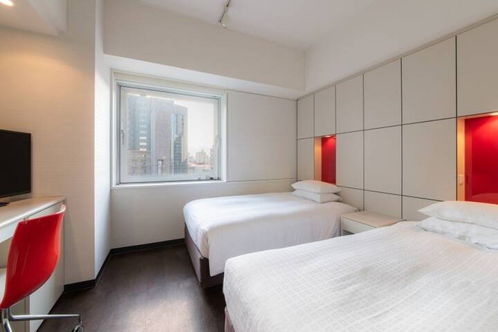 Room 7 of 42