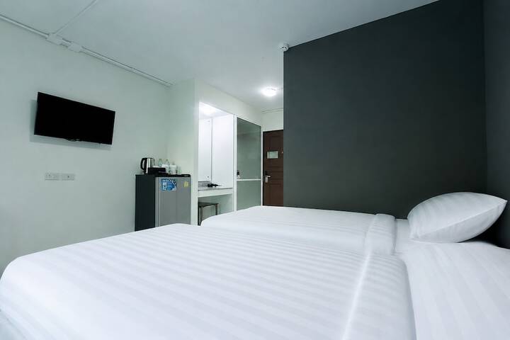 Room 12 of 50