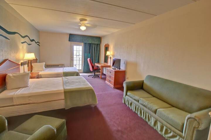 Room 8 of 43