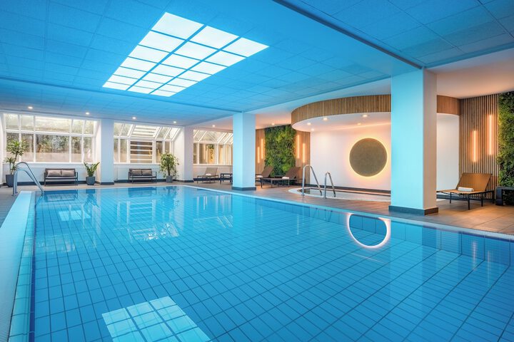 Pool 43 of 108