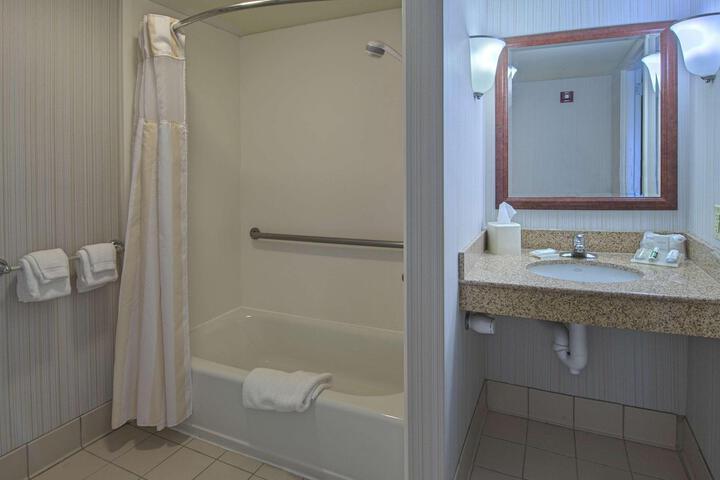 1 King Mobility Accessible with Bathtub (4 of 19)