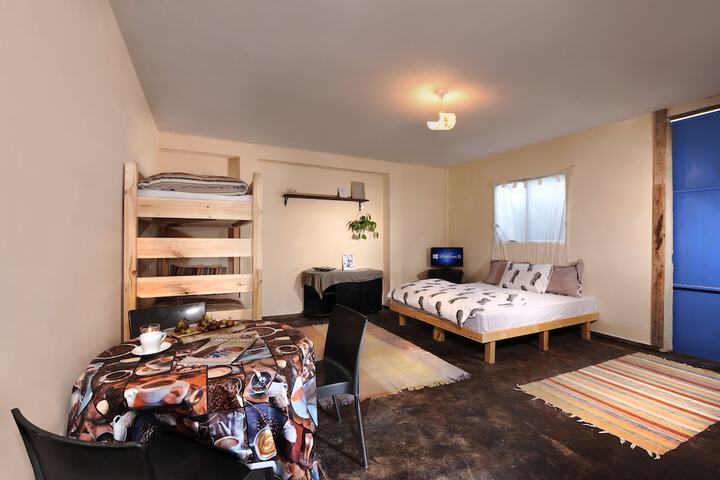 Room 3 of 65