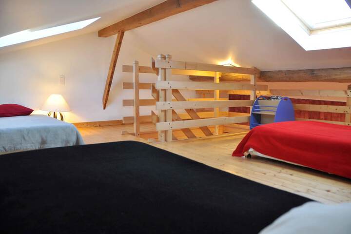 Children's theme room