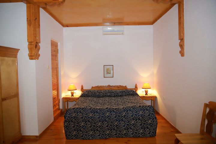 Room 8 of 91