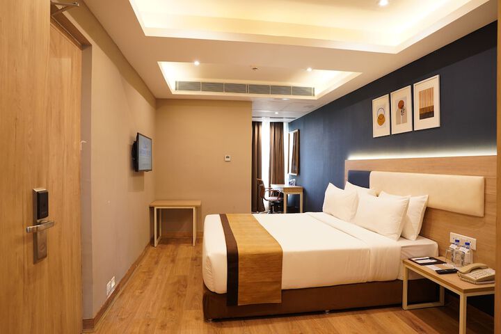 Room 26 of 54
