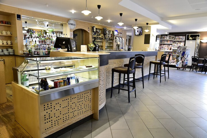 Dining 20 of 39
