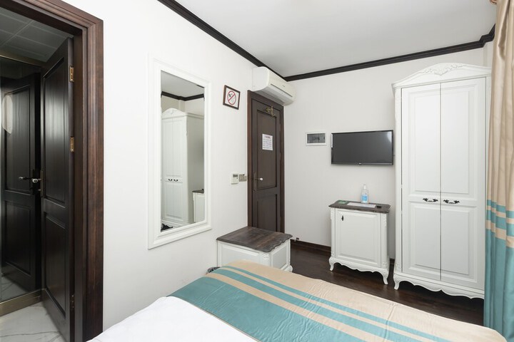 Room 22 of 86