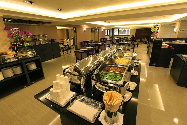 Dining 57 of 62