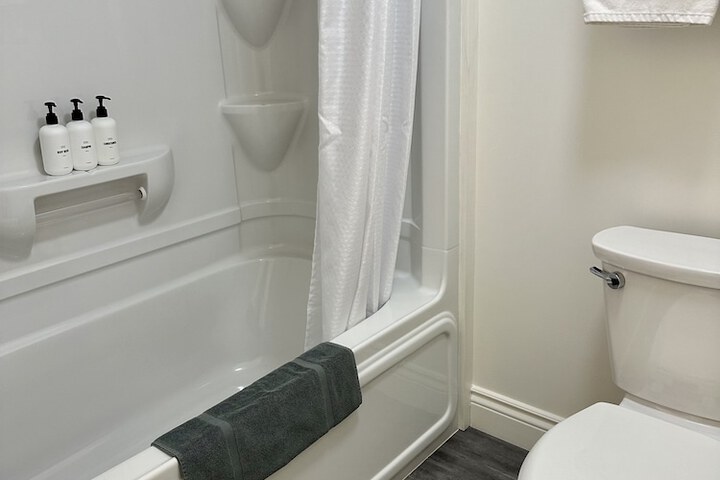 Room 7 of 11