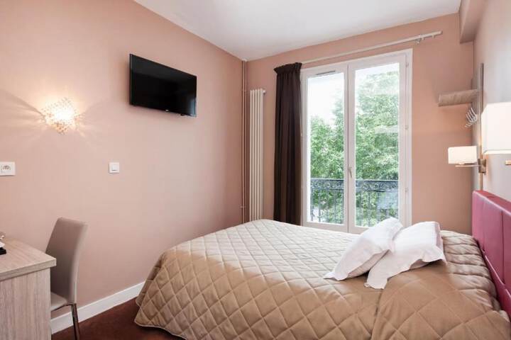 Room 10 of 54