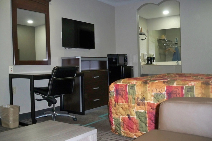 Room 3 of 16