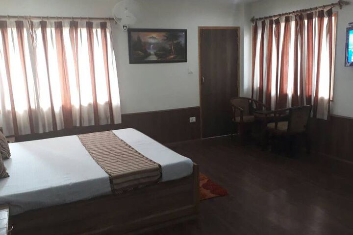 Room 12 of 12
