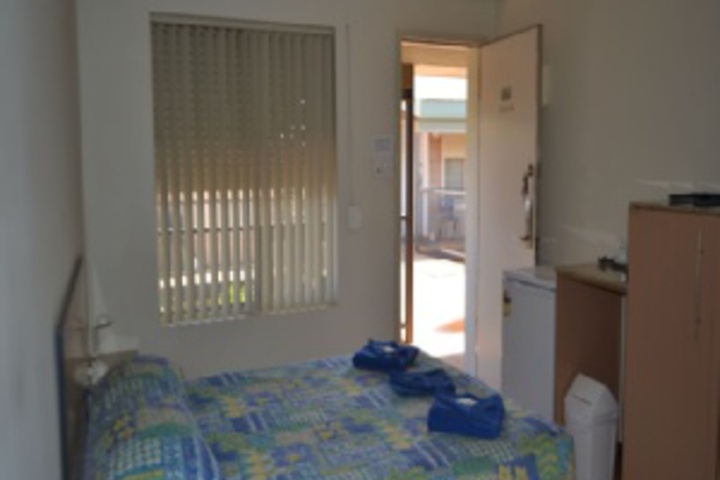 Room 33 of 60