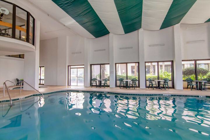 Pool Hotel