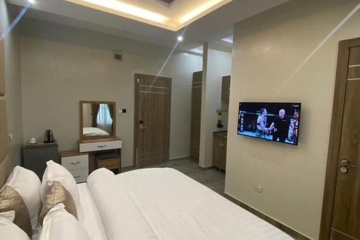 Room 30 of 74