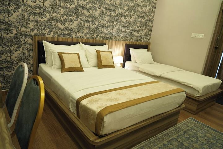 Room 17 of 51
