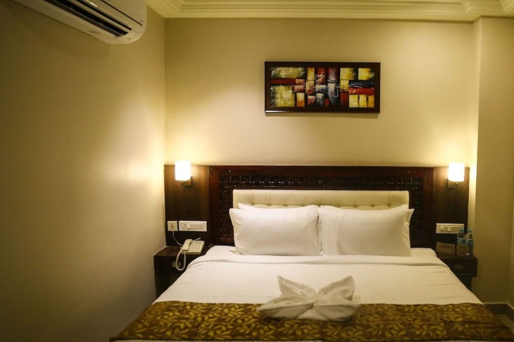 Room 5 of 14