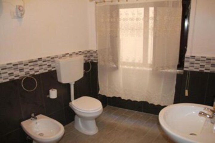 Room 3 of 15