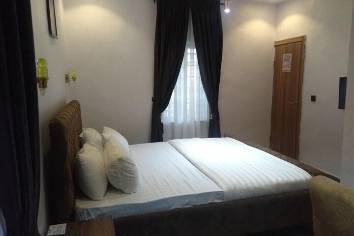Room 14 of 39
