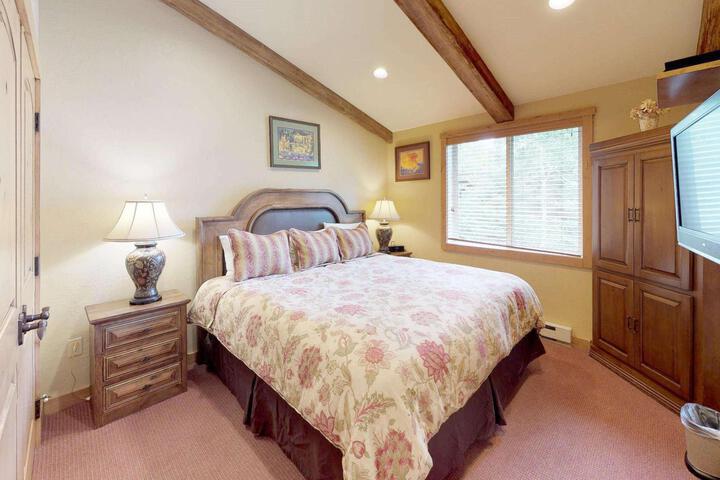 Room 8 of 15