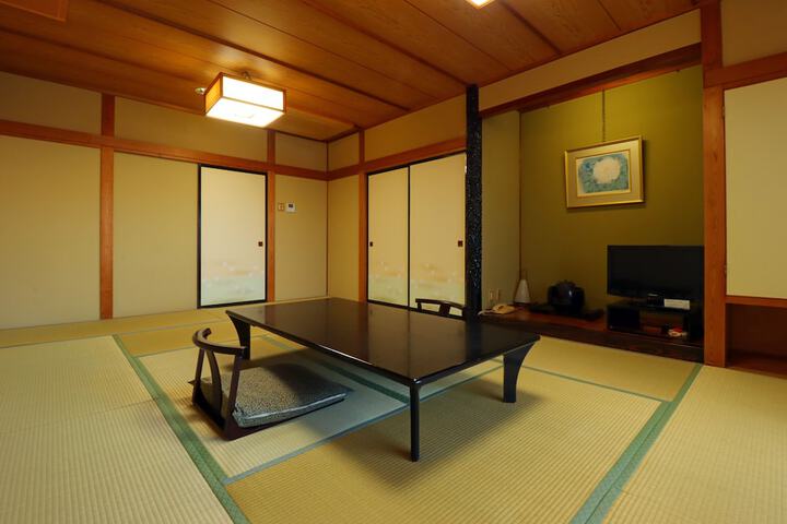 Room 13 of 46