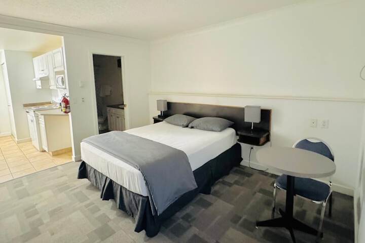 Room 3 of 10