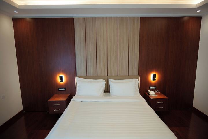 Room 27 of 73