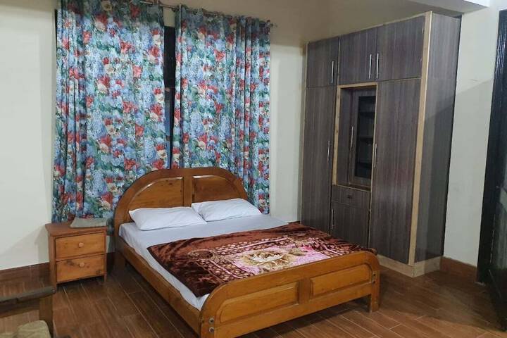 Room 3 of 20