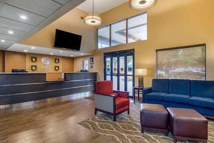 Entrance & Lobby