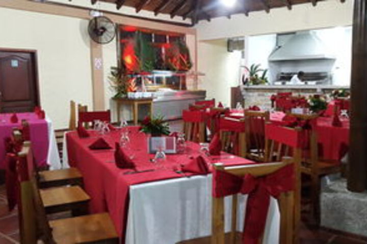 Dining 44 of 53