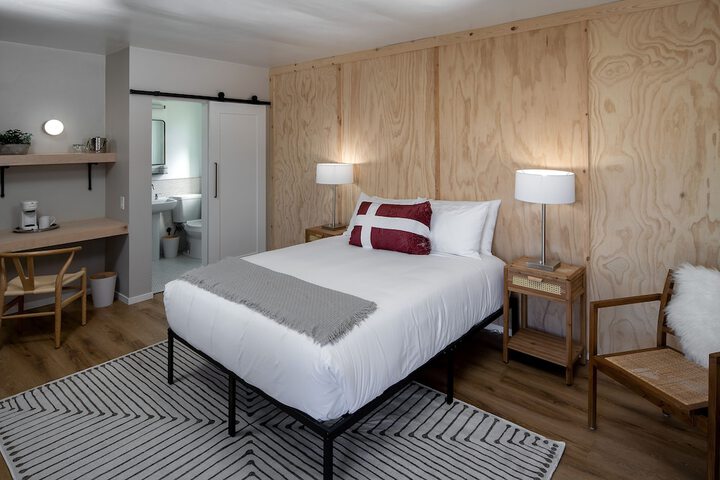 Room 4 of 24