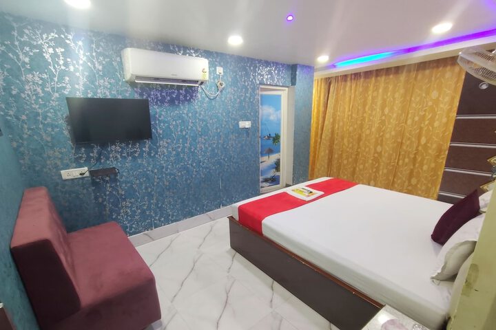 Room 10 of 11